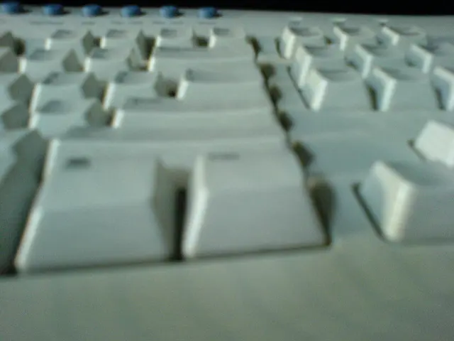 Launches the Low-Profile Flow 2 Keyboard, a product by Lofree, on crowdfunding platform Kickstarter