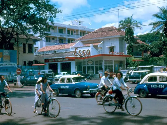 E-Bike Review 2025: Selecting the Ideal Model for Urban, Touring, and Mountainous Terrains