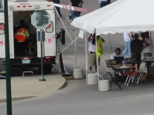 Prime Minister temporarily in office enacts strategic guidelines to enhance public support