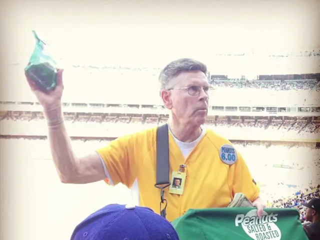 Canon introduces a series of new "large white" lenses, aiming to be quicker, lighter, and more...