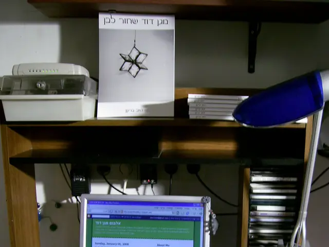 High-performance 4K OLED gaming monitor from Asus ROG Strix XG32UCWMG reviewed, featuring rapid...