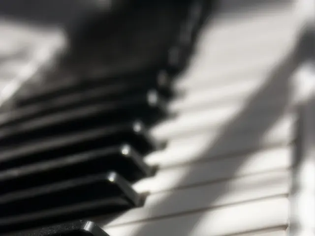 Compact Yet Powerful: Keyboard-Style Game Controller