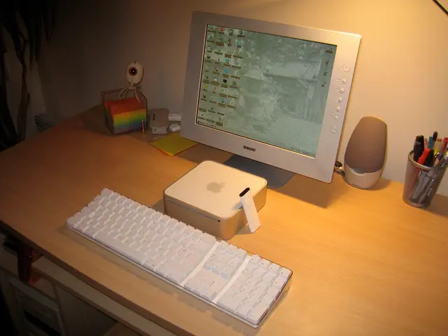 Affordable, Speedy Qi2.2 Wireless Charging Stand by AUKEY, Model MagFusion 2025