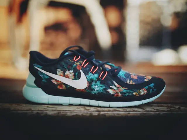 Durable Comfort for Extended Trails: Women's Saucony Xodus Ultra 4 Trail Running Shoes